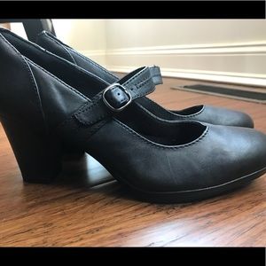 Women’s Clarks Mary Jane Style Mule/clog size 11